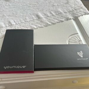 Younique Elegant Black Makeup Palette